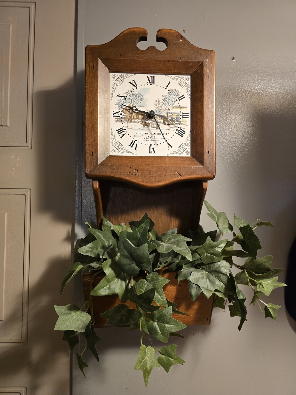 Antique New England Clock Company Home to Thanksgiving Clock Bristol